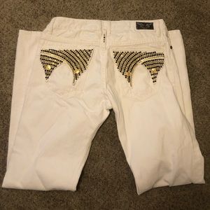 Selling a never worn pair of robin jeans!